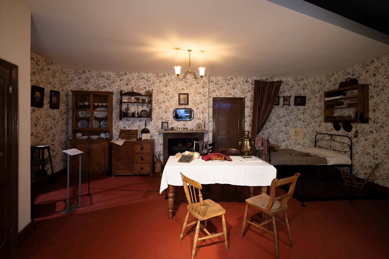 A Tenement Flat in 1913 | Museum of the Home